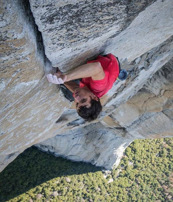Alex Honnold free soloing Freerider