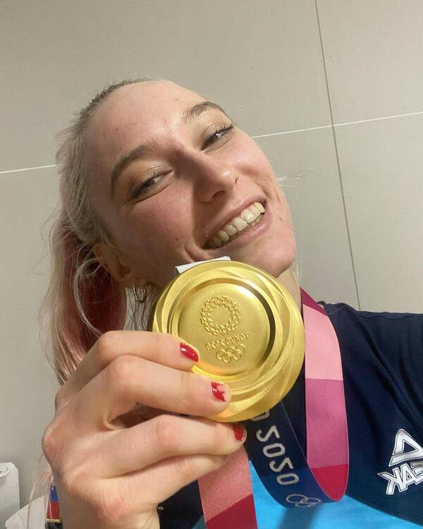 Janja Garnbret Winning Olympic Gold