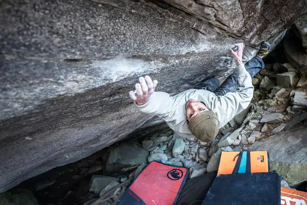 V17 Bouldering