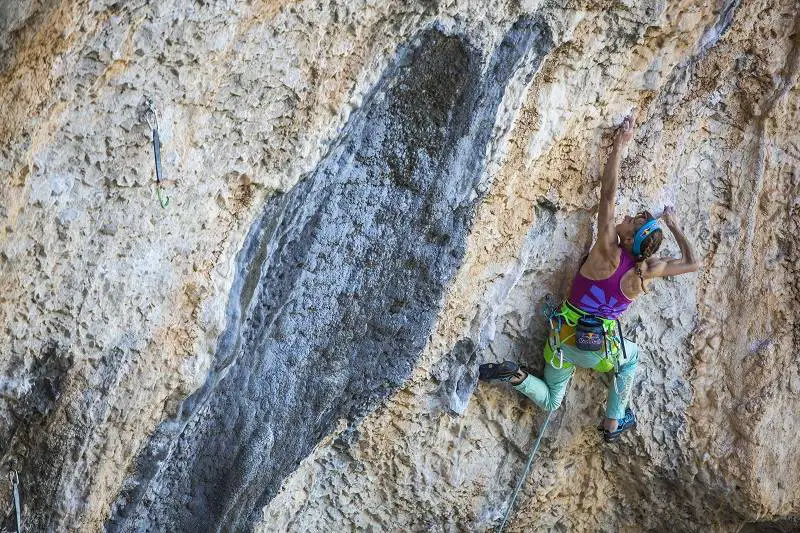 9b climbs - Angela Eiter on Planta de Shiva