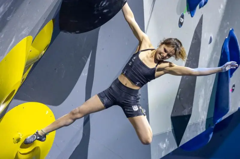 Oriane Bertone competition climbing